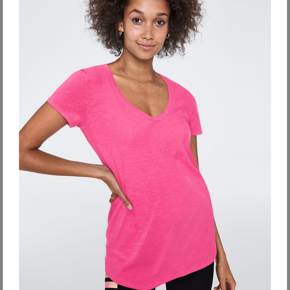 Perfect scoop tee